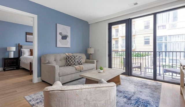 Landing | Modern 2BD in Logan Circle