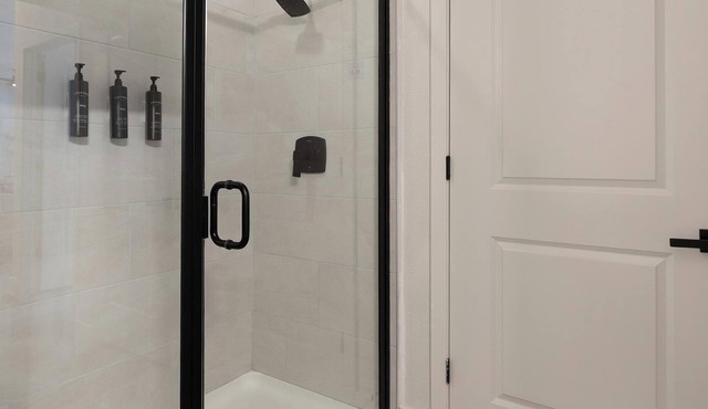 Landing | Modern 2BD, Pool, Clubhouse