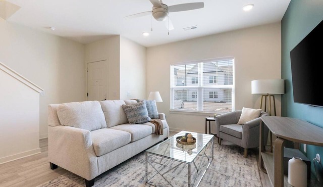 Landing | Modern 2BD, Yoga Studio, Gym