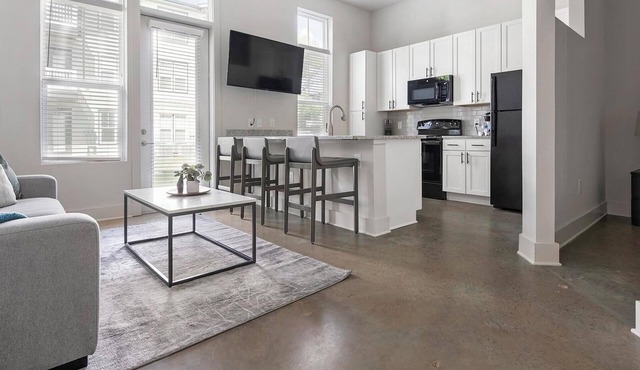 Landing | Modern Studio, Clubhouse, Pool