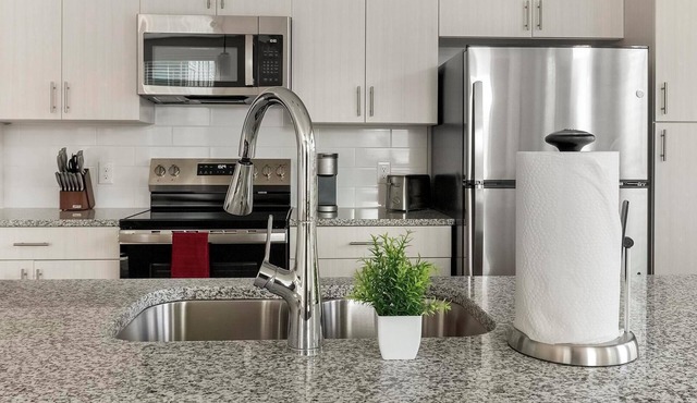 Landing | Spectacular 1BD, Gym