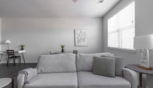 Landing | Spectacular 1BD, Courtyard, Pool
