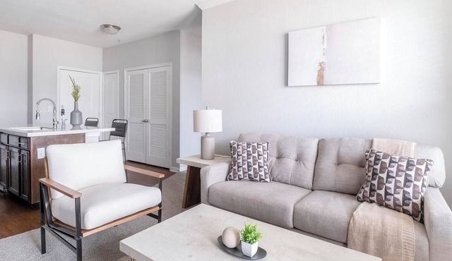 Landing | Spectacular 1BD, Gym, Game Room