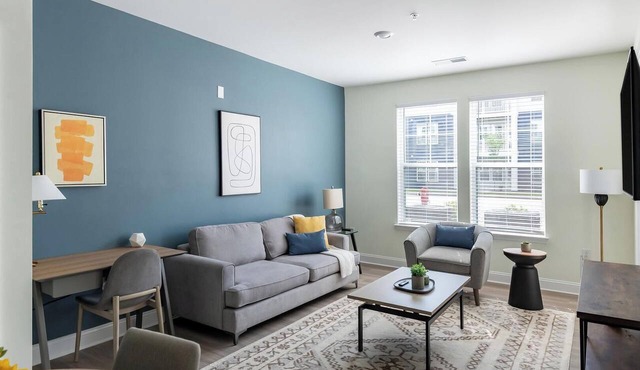 Landing | Spectacular 1BD, Pool, Clubhouse