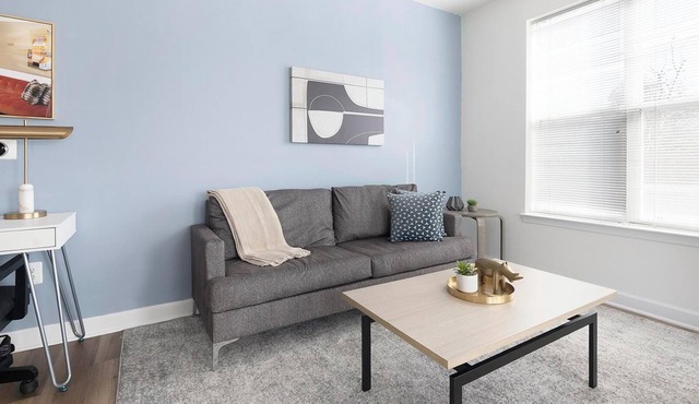 Landing | Spectacular 2BD, Gym, Pool