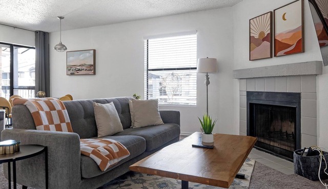 Landing | Spectacular 2BD, Pool, Gym