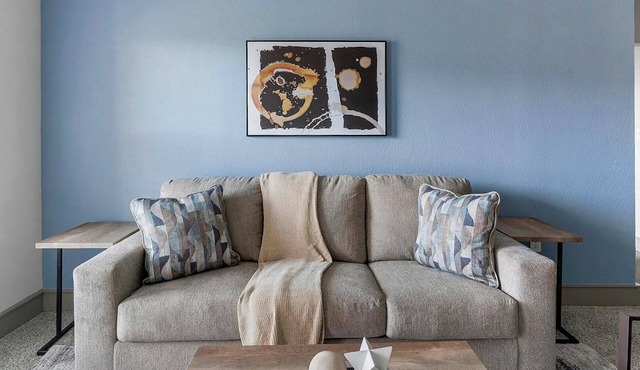 Landing | Spectacular 2BD, Gym, Pool