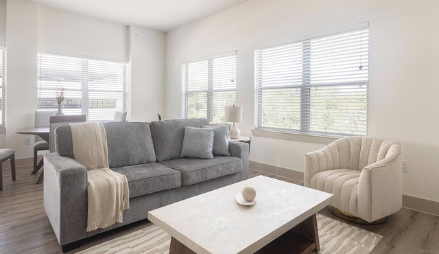 Landing | Spectacular 2BD, Courtyard, Yoga Studio