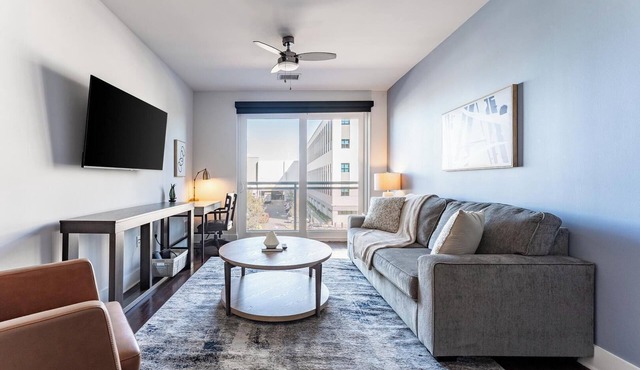 Landing | Spectacular 2BD, Rooftop Lounge, Gym
