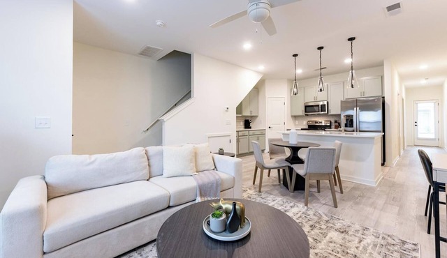 Landing | Spectacular 3BD, Yoga Studio, Clubhouse