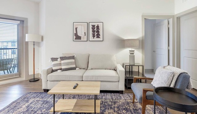 Landing | Spectacular 2BD, Clubhouse, Pool