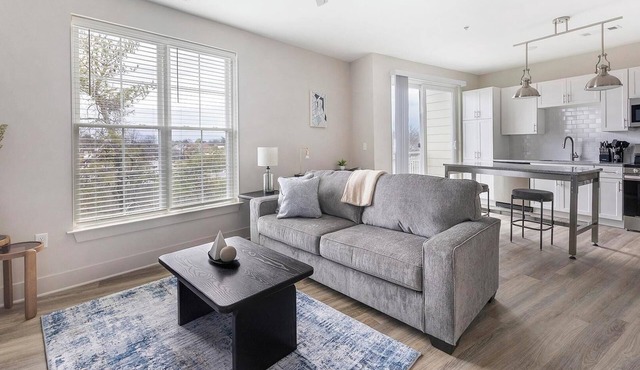 Landing | Stunning 1BD, Gym, Courtyard