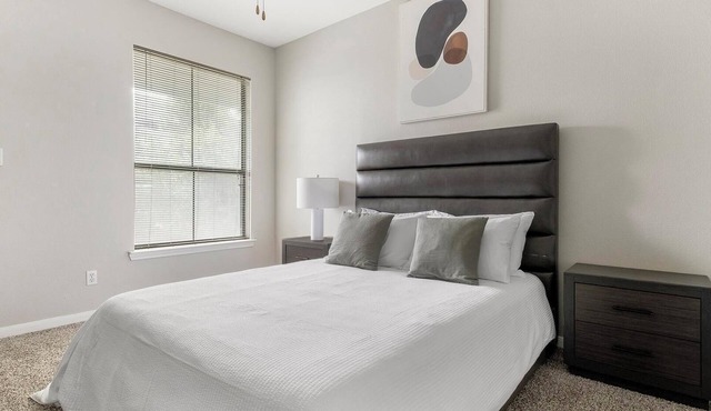 Landing | Stunning 1BD, Gym, Pool