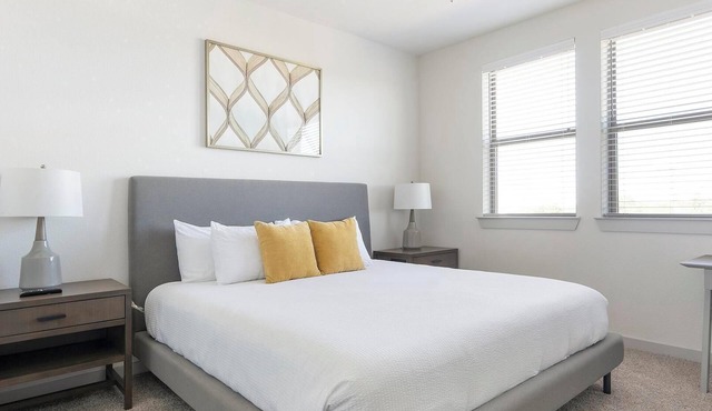 Landing | Stunning 1BD, Gym, Clubhouse