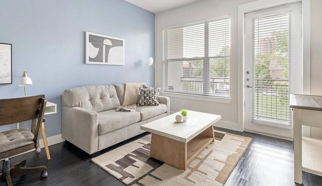 Landing | Stunning 1BD, Gym, Clubhouse