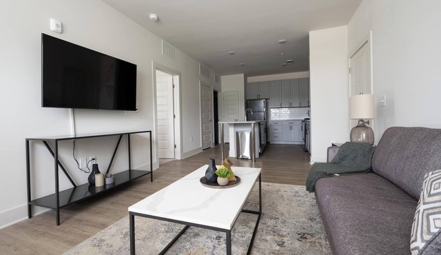 Landing | Stunning 1BD, Clubhouse, Pool