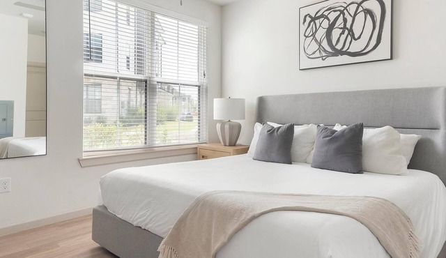 Landing | Stylish 1BD, Courtyard, Clubhouse