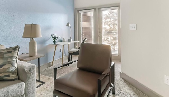 Landing | Stylish 1BD, Pool, Gym