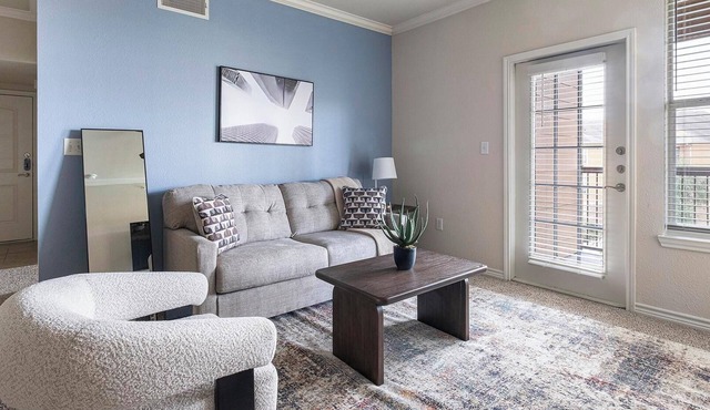 Landing | Stylish 2BD, Gym, Clubhouse