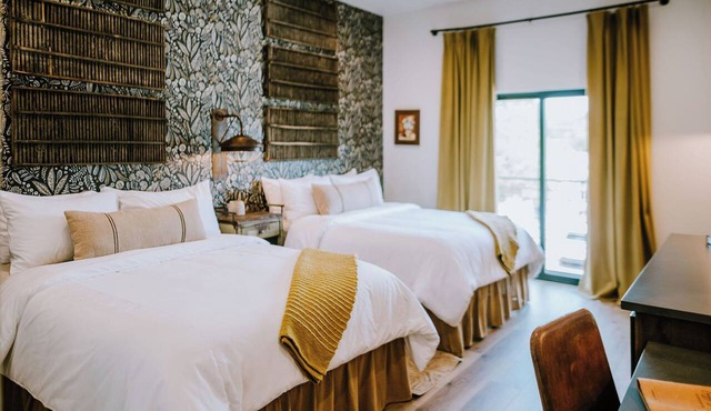 Lazy Spur Suite — 2 Queens, Modern Western | Gaines Ranch on the Square