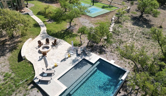 Ledgestone Ranch - Luxury Ranch - Pickleball - Bocce - Pool - Firepit