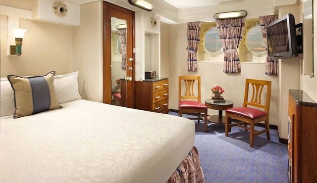 Legendary Luxury Afloat! Near Promenade, Long Beach and Shoreline Aquatic Park
