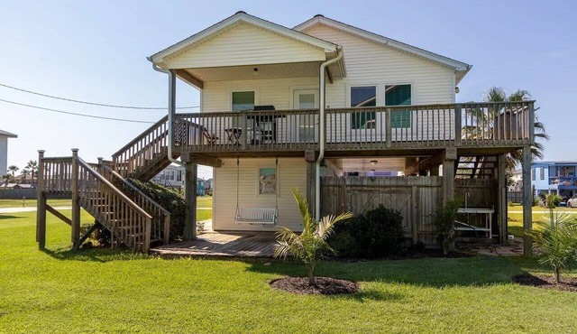 LimeAid Pet-Friendly Jamaica Beach Retreat