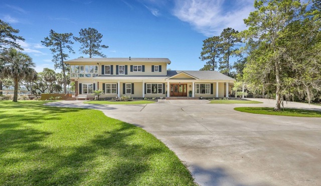 Linden Waterfront Retreat