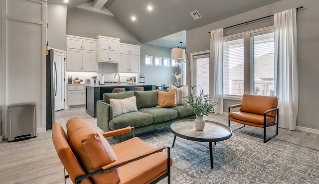 Live Like a Local in Luxurious Comfort!