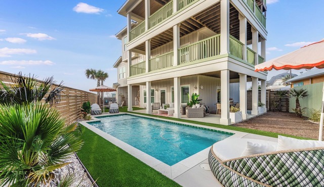 LJ724 Private Heated Pool, Close to the Beach w Gulf Views, Golf Cart Included