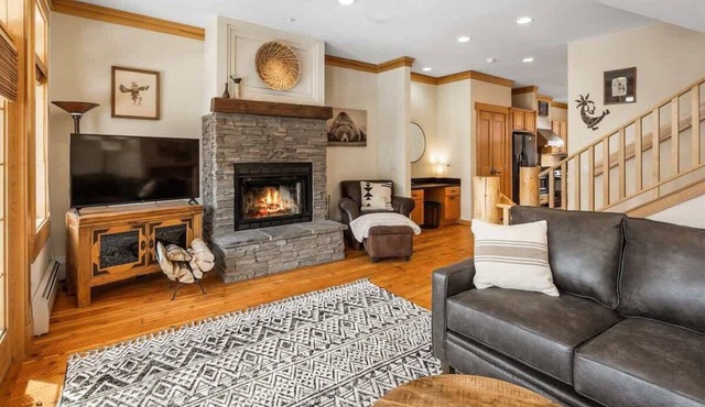 Lodge-style Condo in the Heart of Big Sky