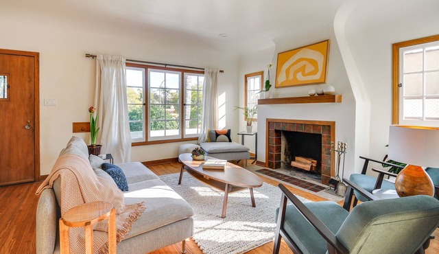 Los Angeles Home w/Patio, 5 Mi to Downtown!