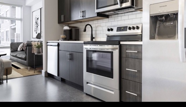 Lovely Luxury Apartment W/Patio Near VCU & VUU - Minutes away from Downtown
