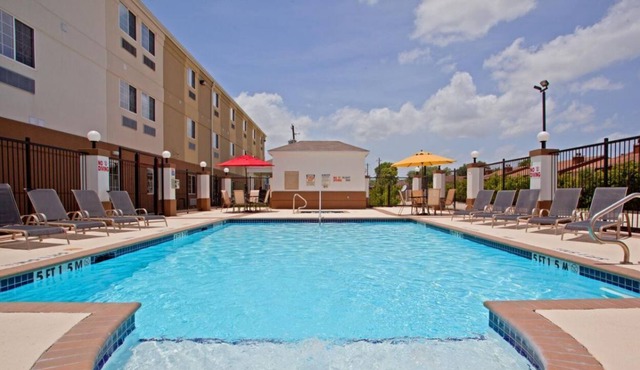 Lovely Unit, Kitchen, Near Attractions, Pool