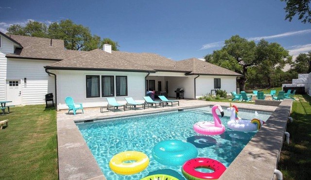 Luxe Home w/Pool and Hot Tub on 7 acres