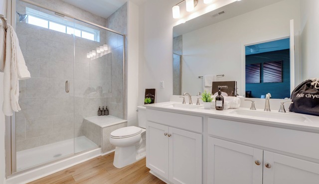 Luxe King 4BR Townhouse to Uptown CLT