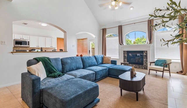 Luxe King 5BR Family Home with Game Room and Private Backyard