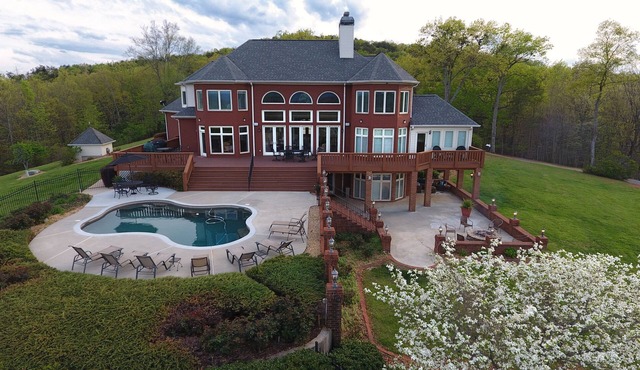 Luxurious Mountain Top Home with Pool Overlooking Breathtaking Panoramic Views!