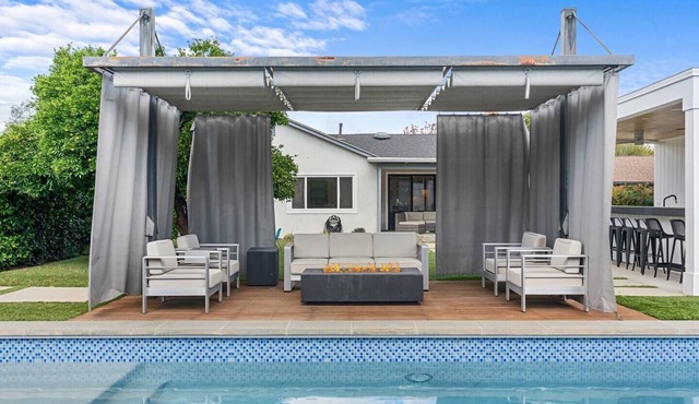 Luxurious Villa W/Pool, Spa, outdoor kitchen!