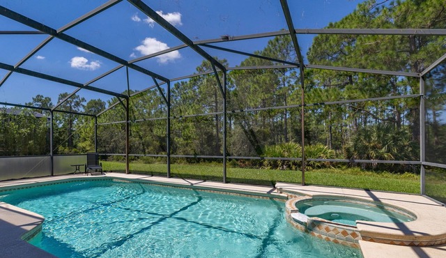 Luxurious Villa with Private Pool - 6 Bedrooms 4.5 Bathrooms- Private pool & Spa