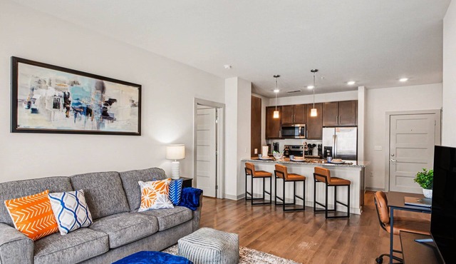 Luxury 2BR Near Uptown | NoDa & Light Rail