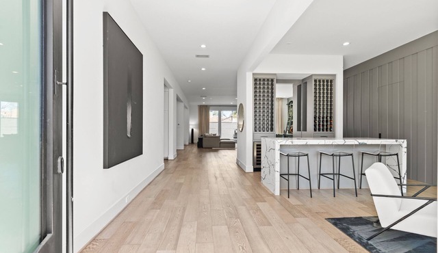 Luxury 4-bedroom house in a family-friendly Houston neighborhood