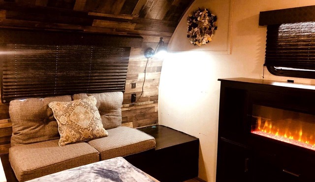 Luxury Caravan Rental in Texas for Amazing Glamping Getaways