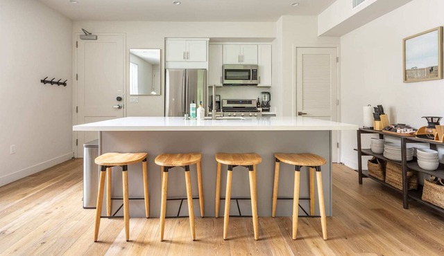 Luxury Culver City 2BR/2BA|Underground Parking