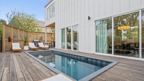 Luxury Group Retreat - Pool, Hot Tub, EV Station
