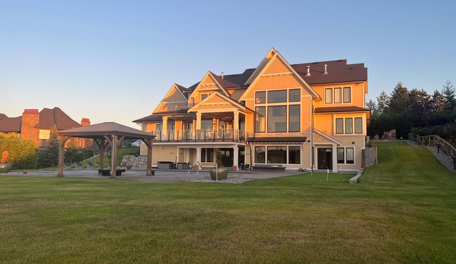 Luxury Highpoint Equestrian Estate Retreat