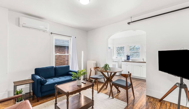Luxury Holbrook Apartment