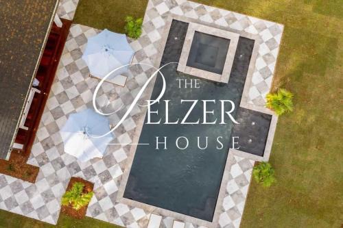 Luxury Rental Pool & Hot Tub The Pelzer House