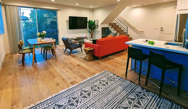Luxury Retreat Multi-Level 2BR Private Roof