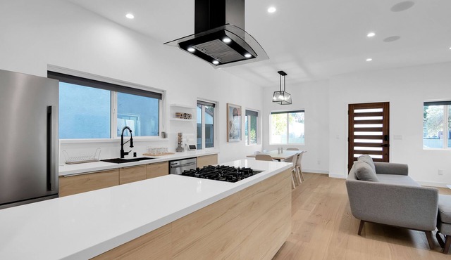 Luxury Urban Villa - 3bd/3ba with private rooftop